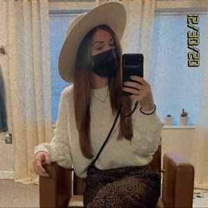 Meet your Posher, Alise